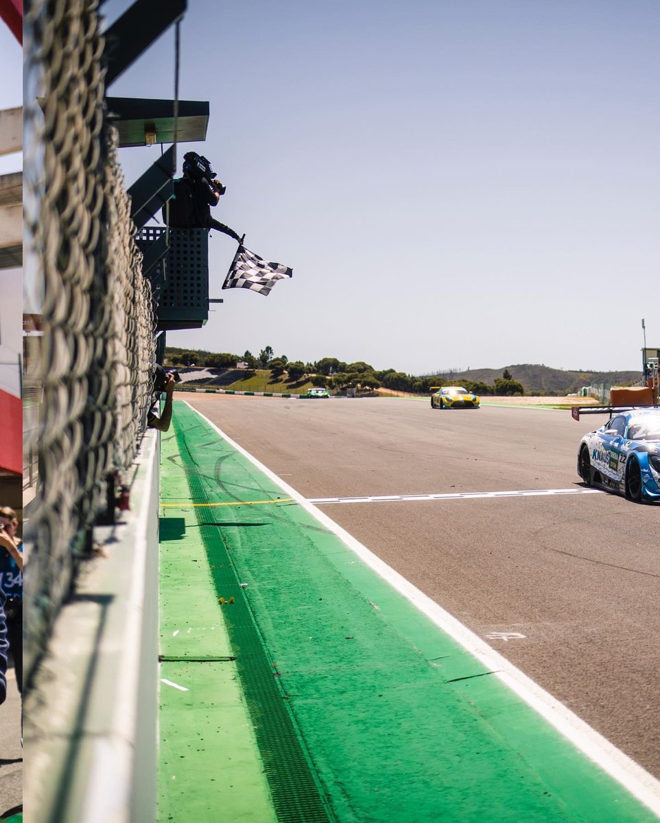 EthanVadlked's tweet photo. Incredible victory in Canada a great emotion to be here see you in August, we cut distance we are about one point the first place in the world of drivers I really appreciate your congratulations and support thank you all 🙏🏻😌 #WeLivePerformance #MercedesAMG #EW https://t.co/KsTprwwE7Q