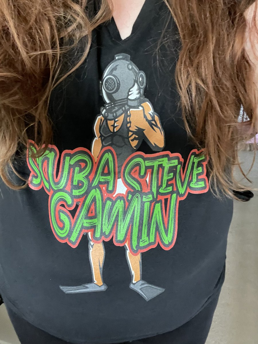 ClutchBlonde's tweet photo. Look what arrived today, had to order some merch to support the homie, this is🔥🔥🔥🙌🙌 #ScubaSteve #MagicMansion #CroweFam #DripSquad @TTV_ScubaSteve https://t.co/BPE0WIYrhd