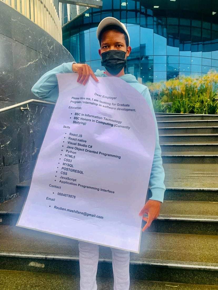 Diegochuene's tweet image. Can you please retweet this until he get a job #ThatoImmaculate #SuspendCyril #PhalaPhalaGate