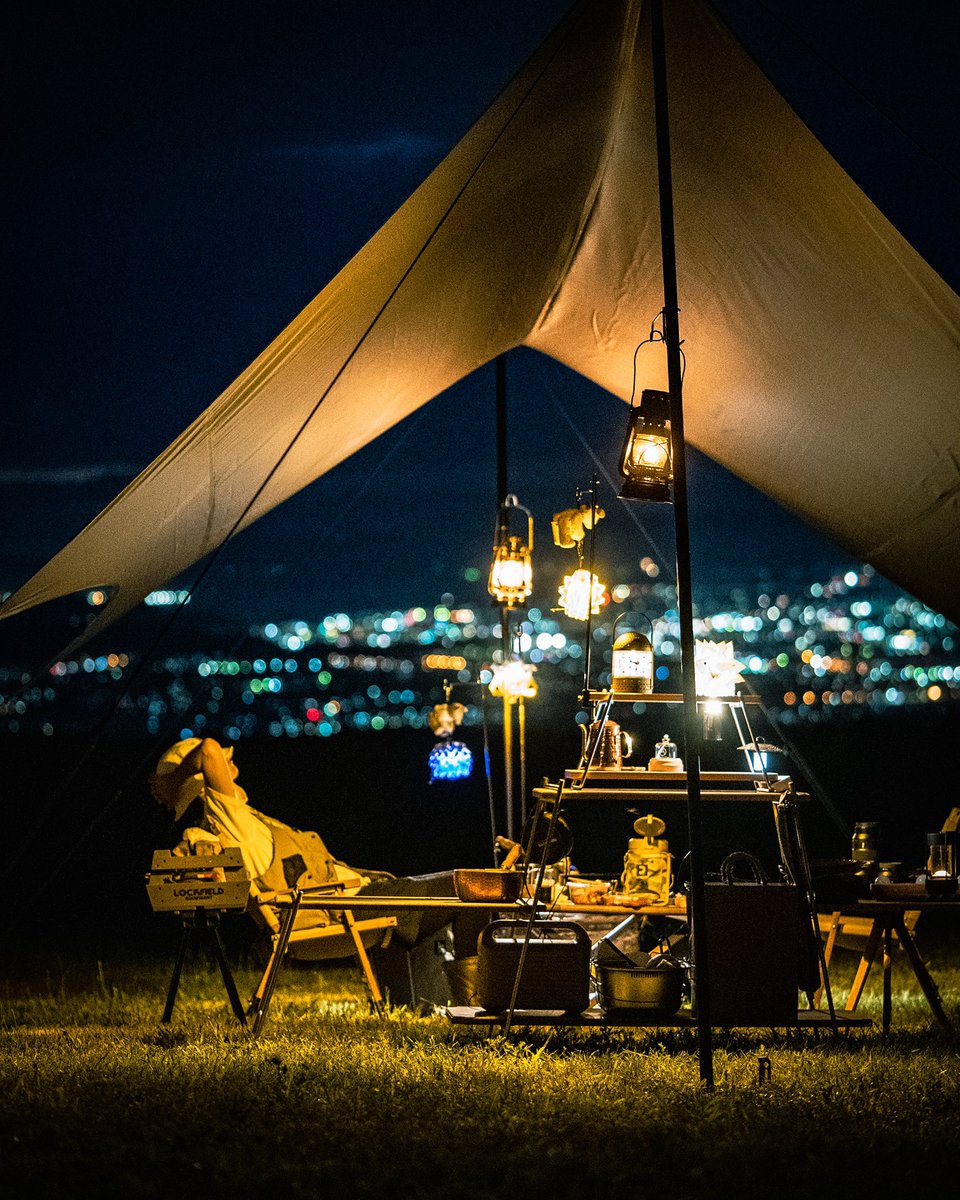 arrowcider's tweet image. 先日の天空ますみずキャンプ場の夜景がこちらです。これ見ながらくつろげるの最高です… 

#キャンプ #キャンプ好きな人と繋がりたい #キャンプ場 #キャンプ女子