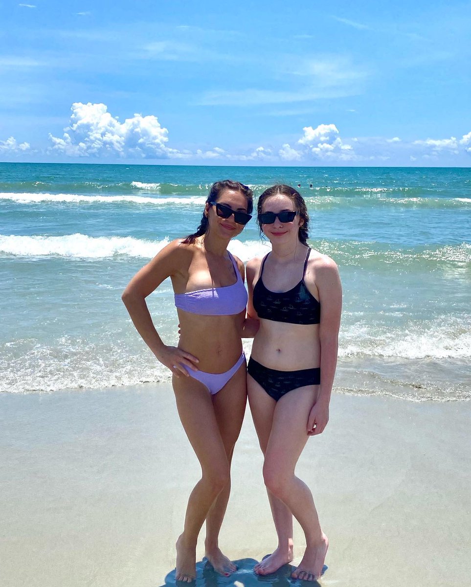 sabbimccray's tweet photo. Hard to believe we’re 15 years apart😅 https://t.co/fI24IG3HSL