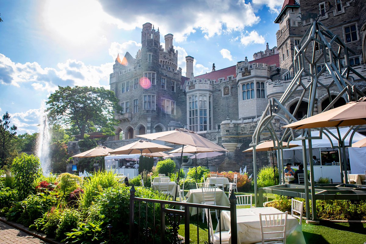 CasaLomaToronto's tweet photo. Soak in the feeling of Summer while dining at The Gardens at Casa Loma!☀️

Open Tuesday, Wednesday and select Thursday evenings.

Reservations at https://t.co/NqZuaBiouN

#casaloma #casalomagardens #gardensatcasaloma #torontopatio #castledining #castle #toronto #alfresco https://t.co/G0WsarSUsN