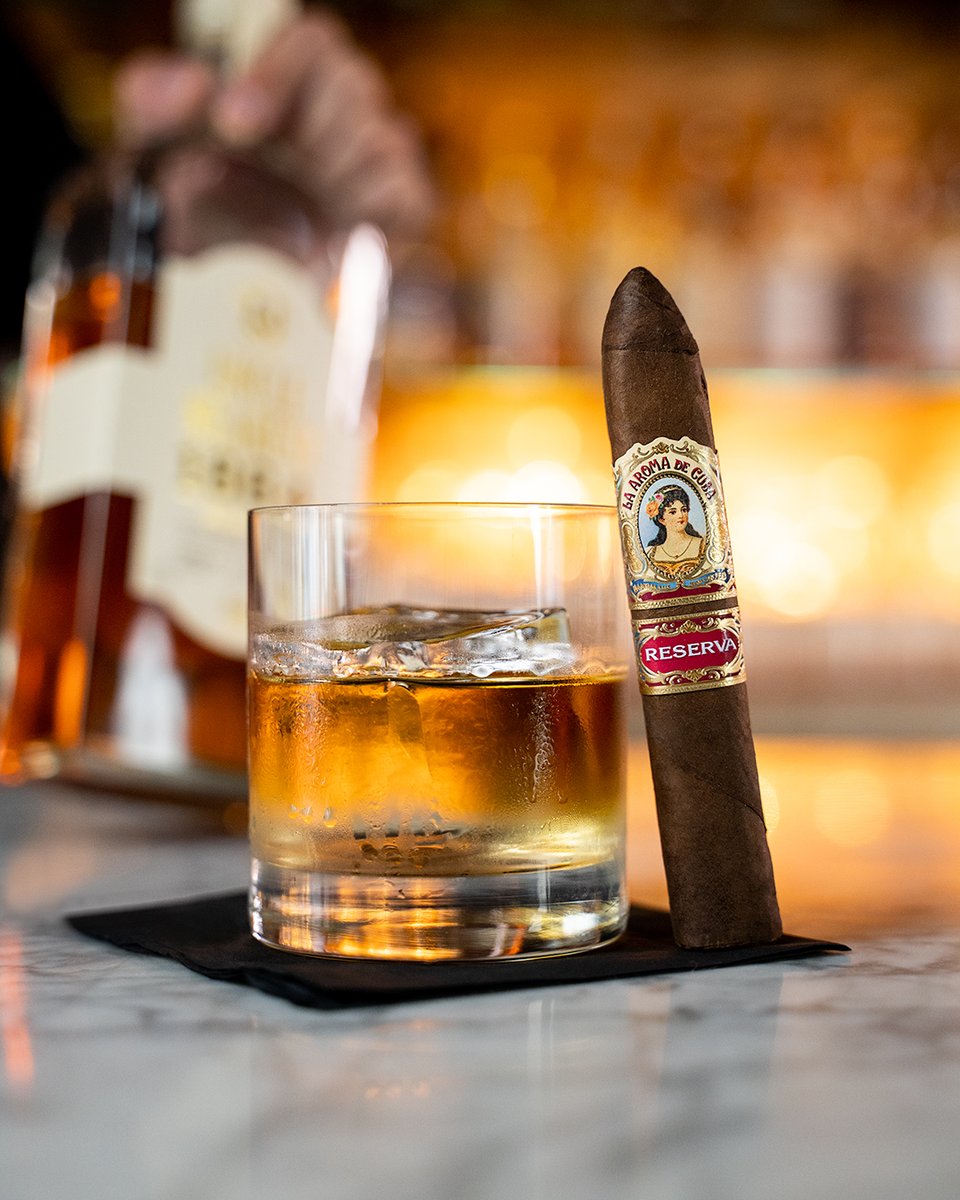 Ashtoncigar's tweet photo. We all need somebody to lean on. https://t.co/tq0DpxdIqG