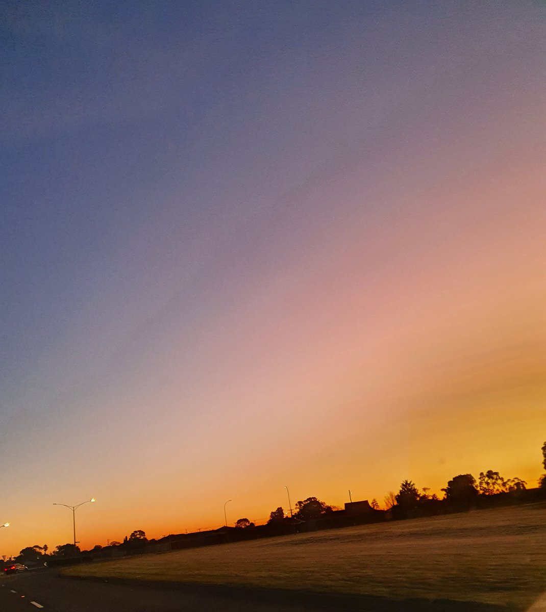 rnettee's tweet image. Happy humps ✨️ These winter sunrises be hitting different recently.