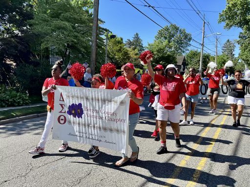 The hardworking ladies of #BCAC1976 took it to the streets yesterday for the Township of Teaneck’s Independence Day Parade. Our chapter provided resources for local mental health services and more!

#JoyInOurSisterhood
#SisterhoodDST