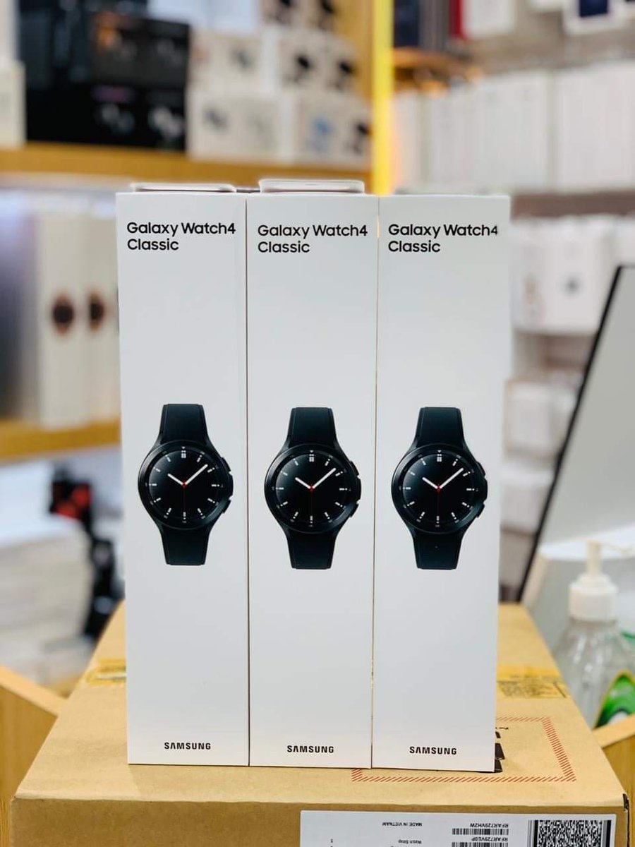 T_electronik's tweet photo. 𝗚𝗮𝗹𝗮𝘅𝘆 𝘄𝗮𝘁𝗰𝗵 𝟰 𝗖𝗹𝗮𝘀𝘀𝗶𝗰 𝗲𝗻 𝗽𝗿𝗼𝗺𝗼 
Watch 4 Classic (Wi-Fi) 42mm
169000F  
Watch 4 Classic ( Wi-Fi) 46mm  199000F
 Watch 4 Classic ( Wi-Fi + LTE) 42mm  189000F    
 Watch 4 Classic ( Wi-Fi + LTE) 46mm 
209000F   
𝗖𝗼𝗺𝗺𝗮𝗻𝗱𝗲𝘇 𝗮𝘂 𝟲𝟵𝟳𝟱𝟲𝟱𝟯𝟱𝟲 https://t.co/SH54WvwK71
