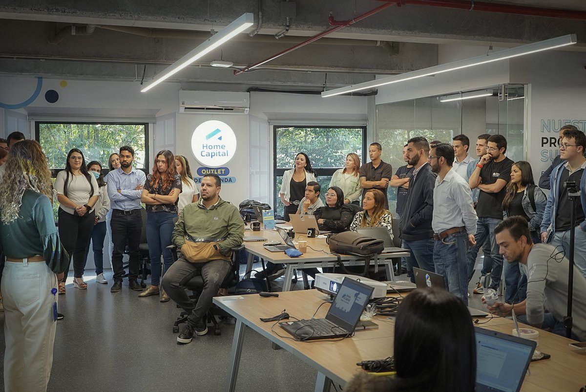 afrancorpo's tweet photo. Ay que dicha! Llegamos a On.Going, el Centro para la Innovación de @EAFIT, un lugar de las ideas y el desarrollo social.🔥 Somos la primera #StartUp en ser parte de este espacio para emprendimientos de alto impacto y asumimos la misión de ser un ejemplo a seguir y generar valor. https://t.co/uEp19UrlHb