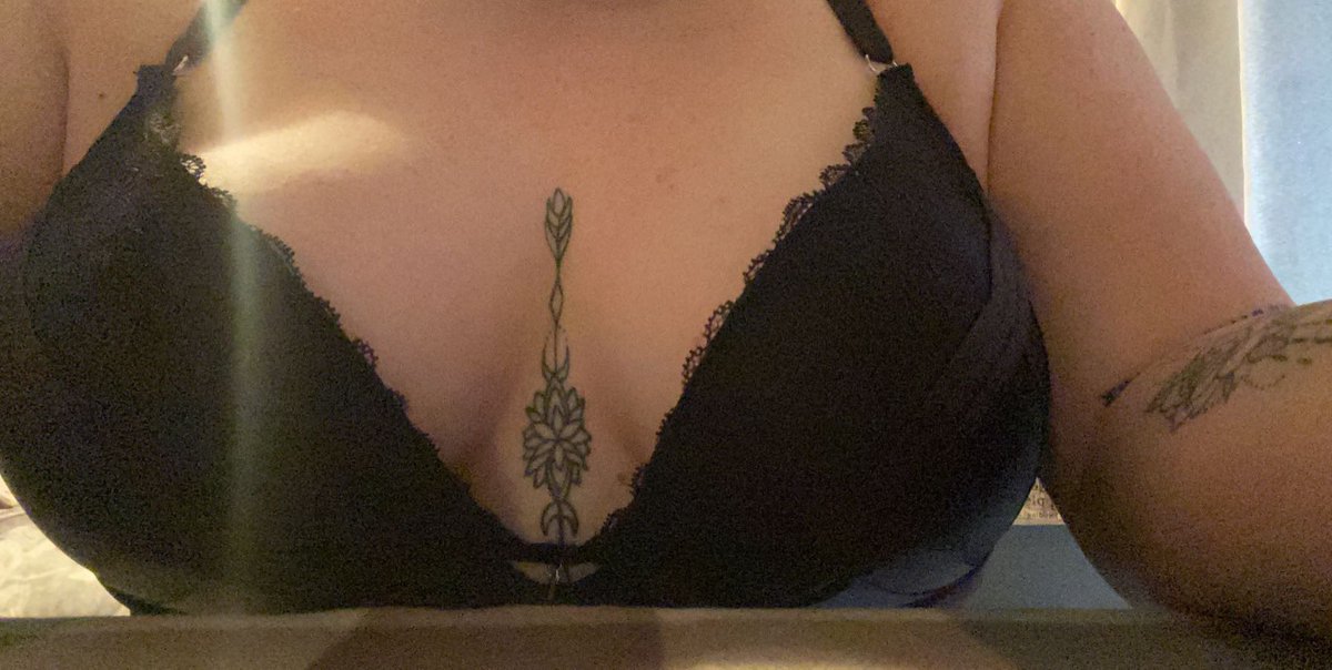 SiennaPrincessx's tweet photo. Want to see more? Head over to my onlyfans… Currently free to subscribe 🤤 #onlyfans #onlyfansmodel #onlyfansgirls #onlyfansapp https://t.co/Zai3iA71oP