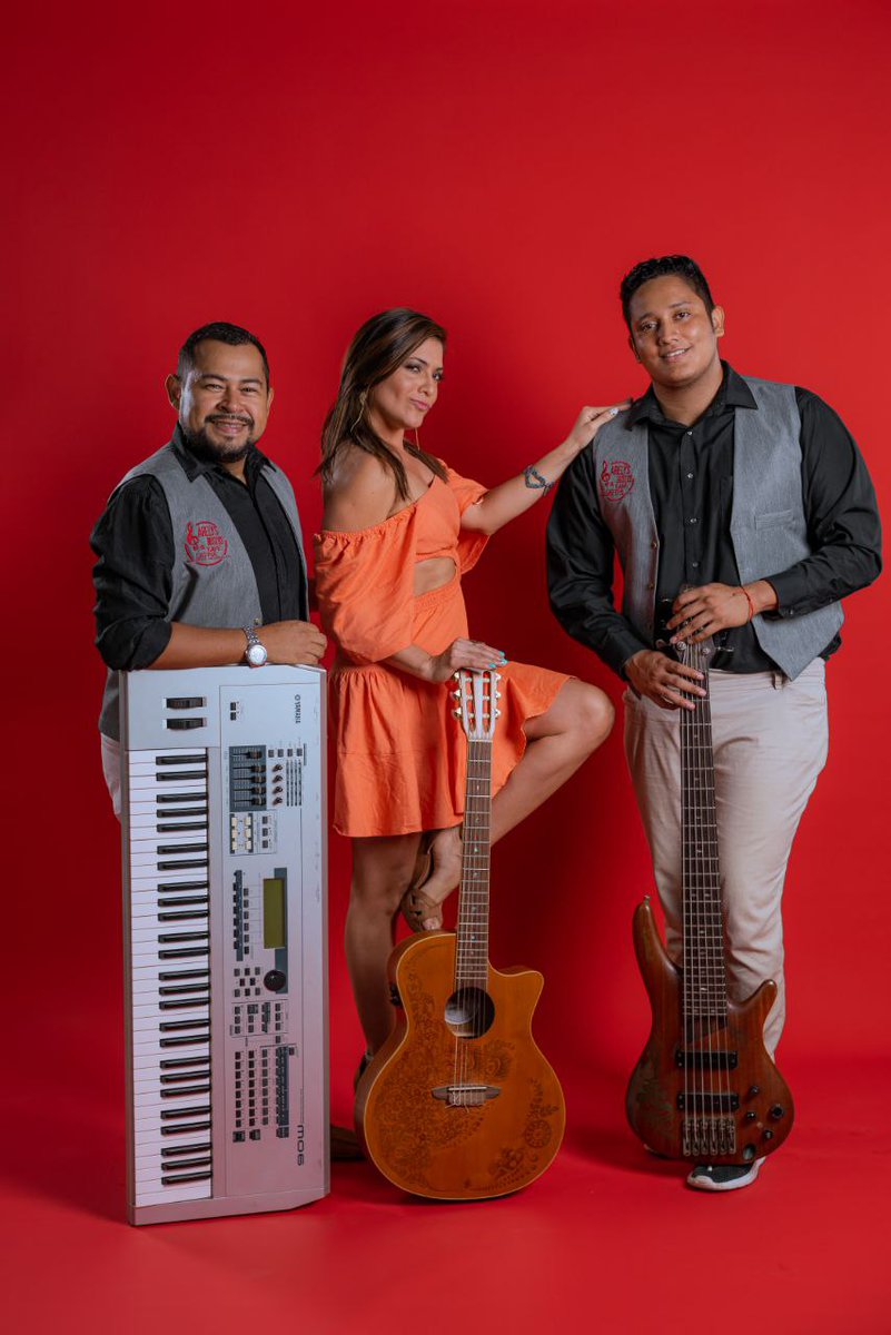 KayeLatina's tweet photo. Luna ✍️🧠🎶🎸🐾 se viene,Dios mediante, NuevoMaterial #Original y #Biografico fines 2022 e inicios 2023 #destellos @KayeLatina @ArelysBustos  #fanskayelatina we are working very hard about news original recordings.

Luna 🎸🎶☝️una de las niñas.
@BustosFotografia 📸🔥🔥🔥🔝 https://t.co/kjwRFZpfBw