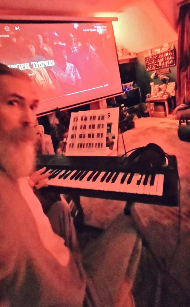 joncampling's tweet photo. Had a sweet hour of silent guitar training tonight while watching @Stranger_Things 🎹👊🎬

#multitasking #thecamplingway 
#autodidact #Adhd #alwayslearningsomething #joncampling #newtomusic https://t.co/kjjc50e8Qd