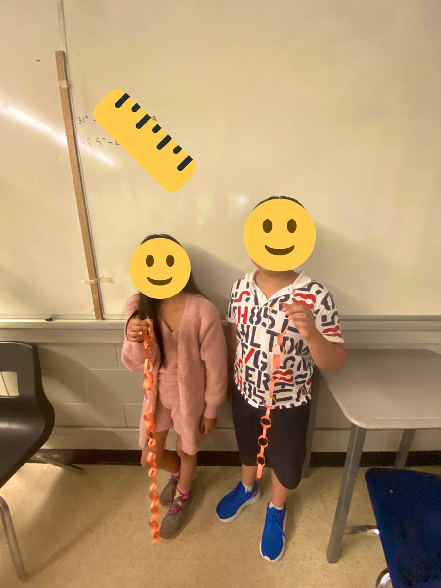 ms_murdoch's tweet photo. Paper Chain STEM Challenge @dsbn @DSBN_Myer https://t.co/qK6dAI8b0Q