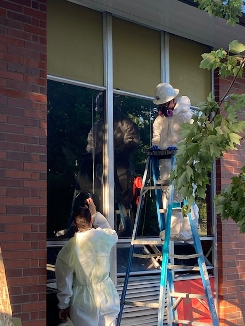 As part of the Oliver Middle School conversion, windows are being replaced in all classroom and office areas. These new windows will result in improved weather resistance and greater energy efficiency. Read more at csd28j.org/2020bondupdates.