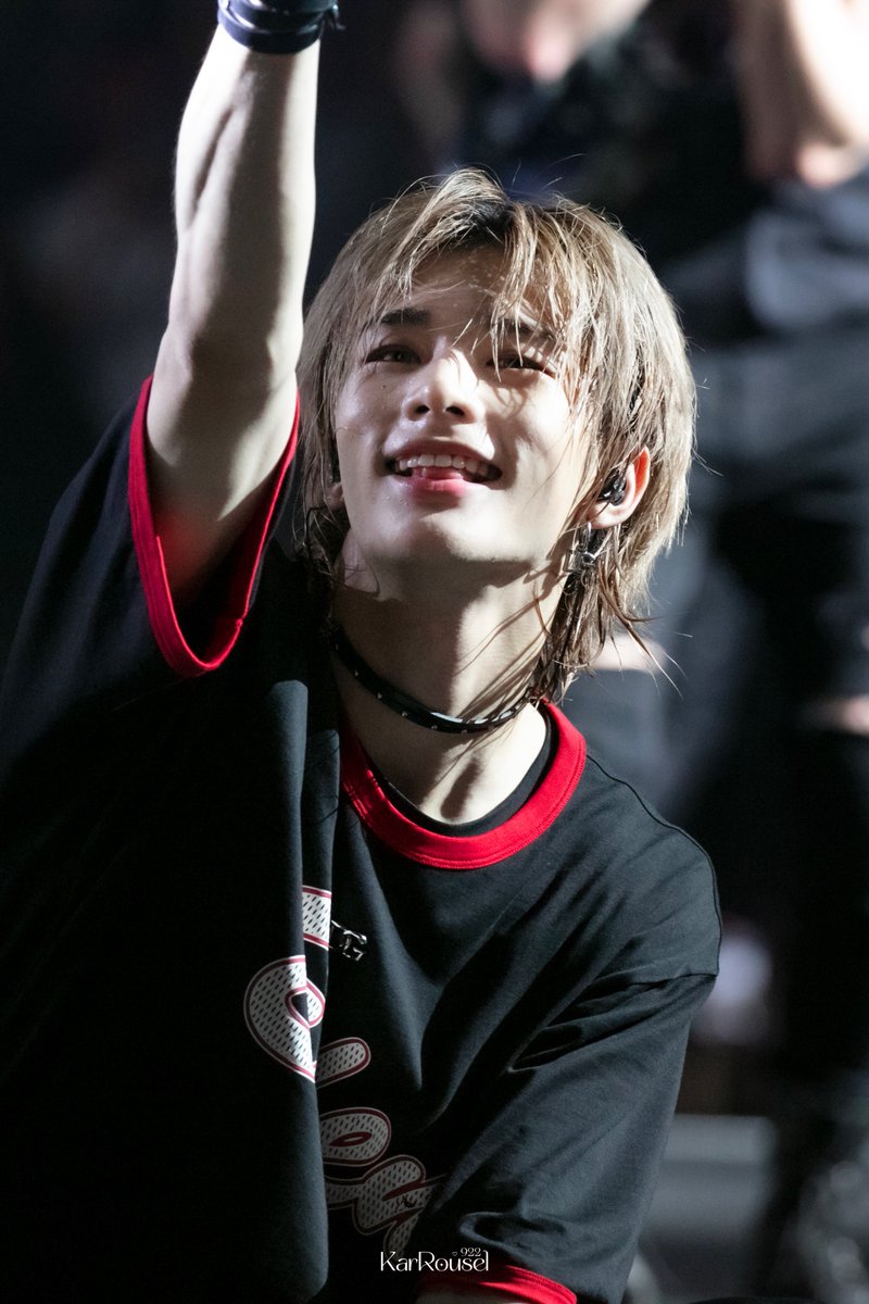 Karrousel_922's tweet photo. 220629 Newark D2
Fairy🧚‍♀️
#현진 #황현진 #Hyunjin 
#스트레이키즈 #StrayKids #SKZ #StrayKids_2ndWorldTour HQ https://t.co/0anFX6iYjj