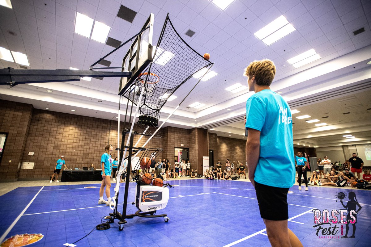TFNsRun4Roses's tweet photo. Players gather around for a shot at the 3-point contest. Head over to the Roses Fest located in South Wing Lobby B, rooms B102-B105!
#run4roses #rosesfest #Roses22 #3pointcontest #hertimetoplay https://t.co/u20jvFzRoQ