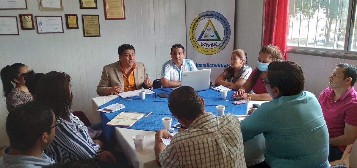 ISTPEM1's tweet photo. Rector del #ISTPEM , Mtr. Walter Núñez, encabezó reunión de trabajo donde expuso las políticas para los lineamientos  de la gestión institucional. https://t.co/fACLuTfJBX