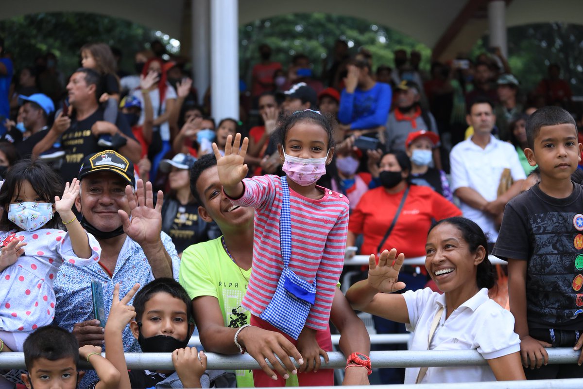 NicolasMaduro tweet picture