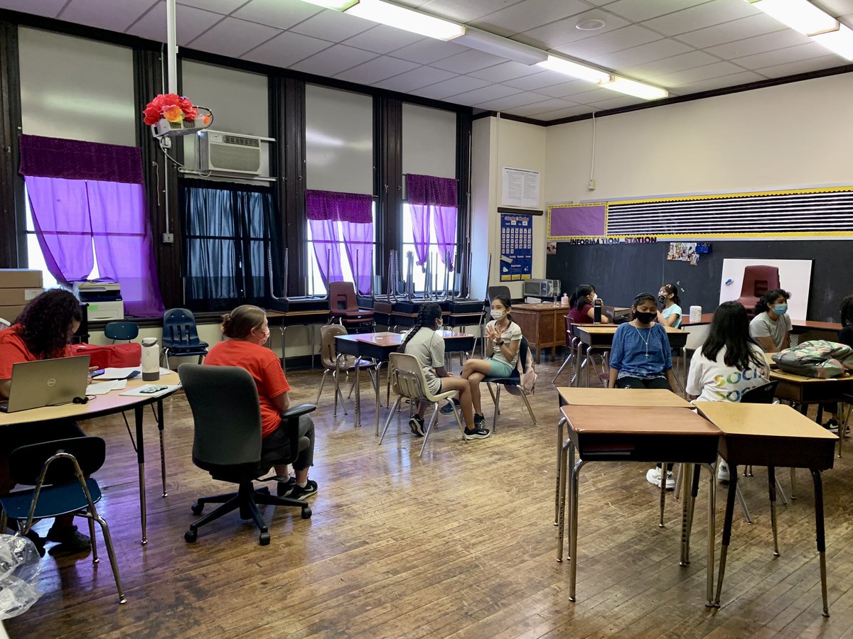 LizHejlek_PHL's tweet photo. It’s the 1st day of summer programs at @southwarkschool! We’re thrilled to welcome almost 200 students thanks to the efforts of @sunriseofphila, @PuentesDeSalud, &amp; @GirlsInc_PANJ. We’re also proud to pilot a new literacy program through @PHLfamilies. This is #CommunitySchoolsPHL! https://t.co/kNn3XAMOG6