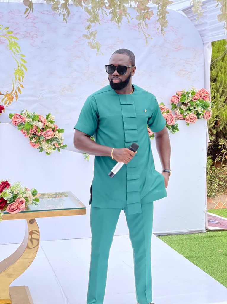 youngcephas's tweet photo. Guys plz if you need anyone to host your event for you; hala @bra_alor_themc on IG . He will do a clean job for you https://t.co/ONMKIXAzSc