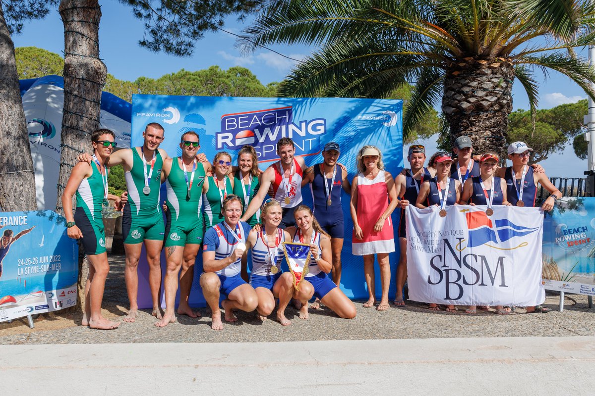 laseynesurmer's tweet photo. 🚣 #LaSeyneSurMer est ravie d'avoir accueilli aux Sablettes les premiers #ChampionnatsDeFrance de #BeachRowing de la @FFAviron. Lors des 3 jours de compétition, c'est 180 athlètes qui ont participé aux épreuves.
Retour sur ce grand évènement 👉 https://t.co/mvSKsx0Ipd https://t.co/FpLKdStfYe