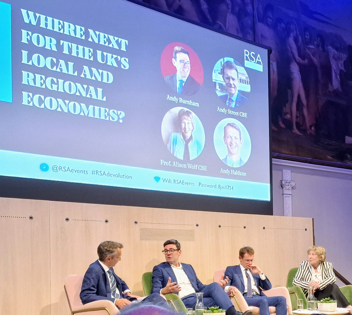 'The race to net zero can only be won bottom up' @AndyBurnhamGM as @andy4wm calls out unique ability for devolution to deliver the retrofit needed. Net zero focus critical for our region with the global transition to the new economy #RSAdevolution