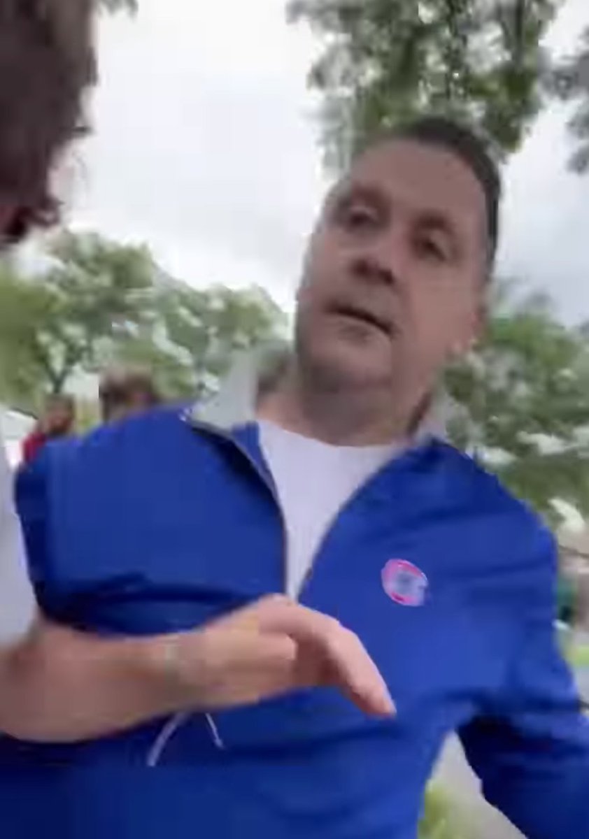 A man claiming to be an off-duty Chicago cop was filmed pressing his knee on a 14-year-old boy's back.

Family say he falsely accused the boy of stealing a bike, and racially profiled the boy, who is of Puerto Rican descent. Police are investigating.

📷: Nicole Nieves/Facebook