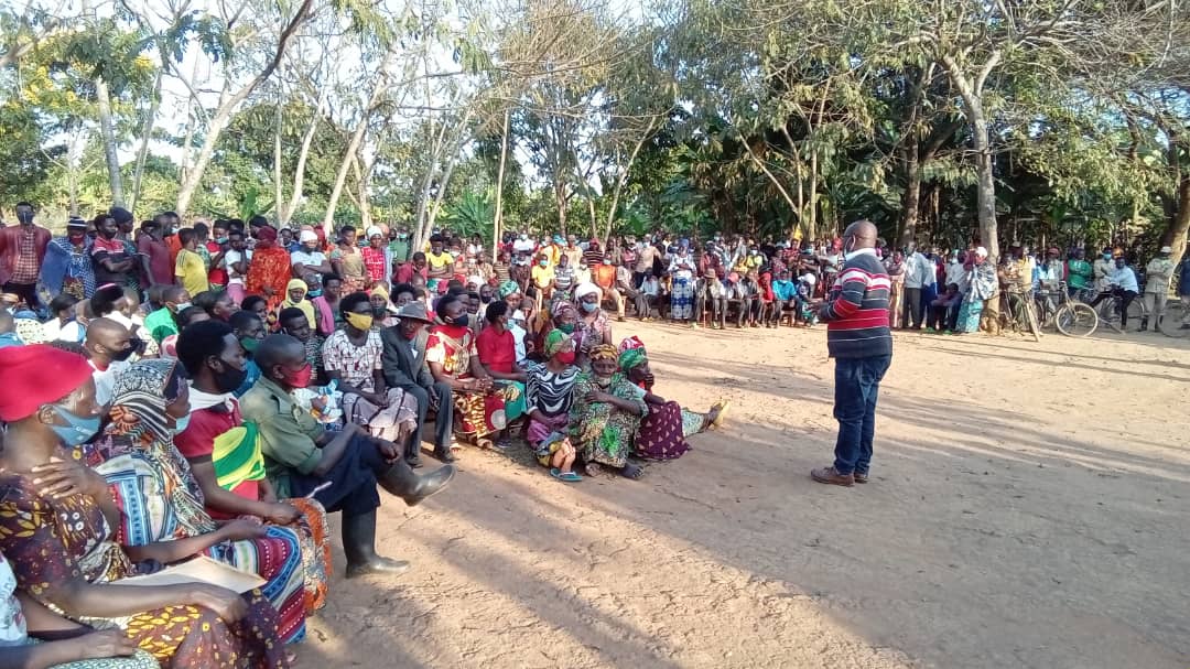 Rukumbelisector's tweet photo. None kuwa 05.07.2022 , Umuyobozi w'Akarere ka Ngoma Madame Niyonagira Nathalie  yitabiriye inteko  z'abaturage ba Rukumbeli  aho yakiriye anakemura ibibazo by'abaturage.
@NgomaDistrict ,@NIYONAGIRANath2 ,@RwandaEast https://t.co/ULOEDJgOoh
