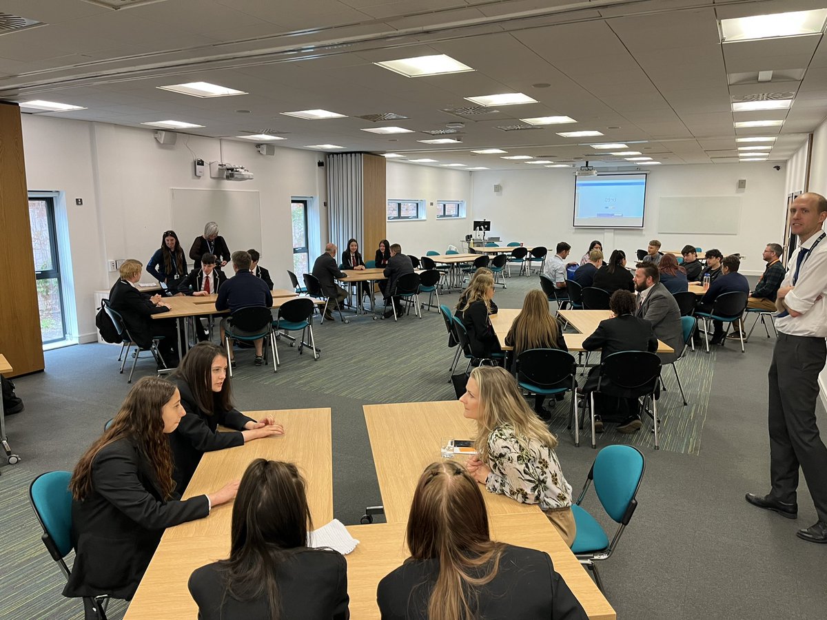 D2N2 Careers Hub tweet media