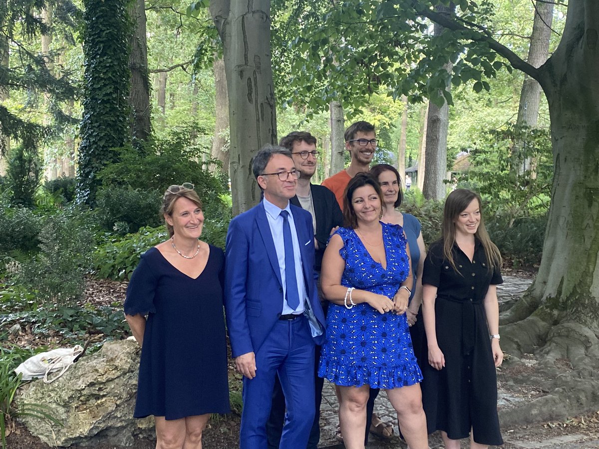 Une très belle première journée #AGMEDNUM22 avec des sociétaires mobilisés et des échanges riches! Félicitations <a href="/DorieBruyas/">Dorie Bruyas</a> pour son élection à la Présidence et aux admin! Un immense merci <a href="/evandamme/">Emmanuel Vandamme</a> pour ces quelques mois passionnants 🙌