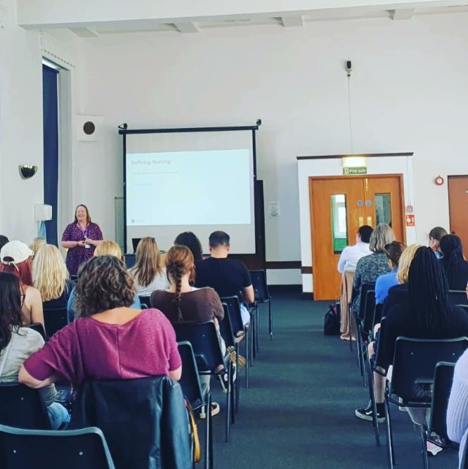 Join our team!

Want to join a friendly, diverse, dynamic team, passionate about supporting and developing the nurses of the future? Look no further! 

We have 3 vacancies at <a href="/UoP_Nursing/">University of Portsmouth Nursing</a> at the moment 👇1/4