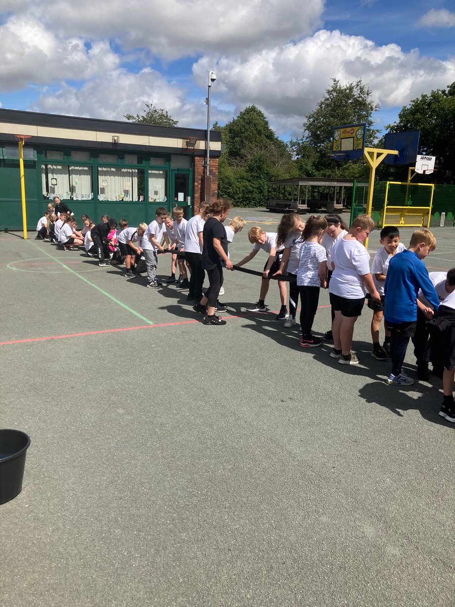 Then we tried as a whole year group… what a giggle! Not much of 20L survived… 💦 @4MGWoodlands <a href="/CommandoJoes/">Commando Joe's</a>