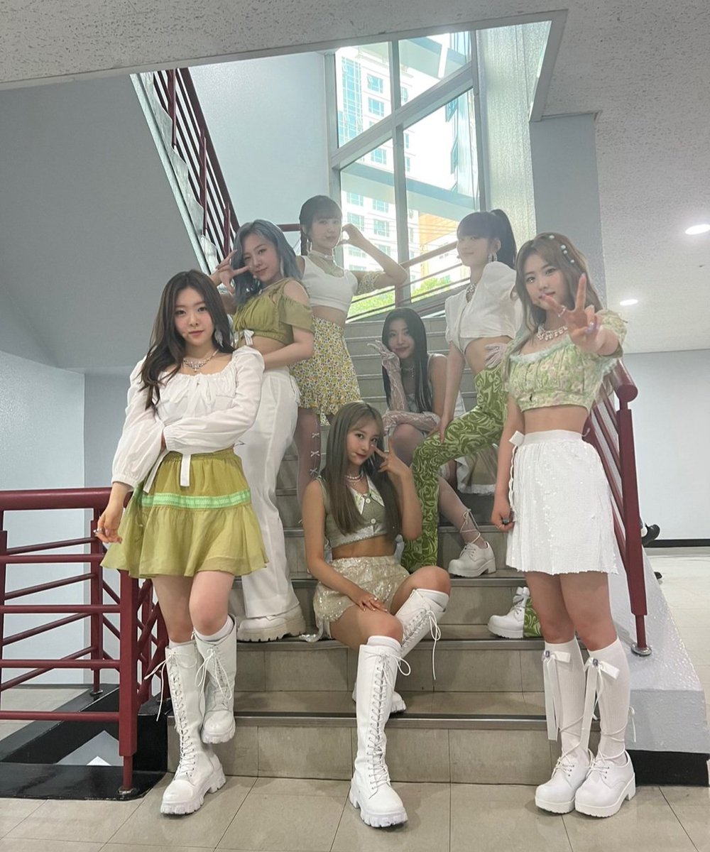 Hello !
We are chillin with willing! A new fanbase to entertain willings with minigames whilst helping the girls by voting and streaming (and more to come!!)
we have yet to come up with a schedule BUT we will be active very soon!
can't wait to chill with you!
-admins
#ICHILLIN