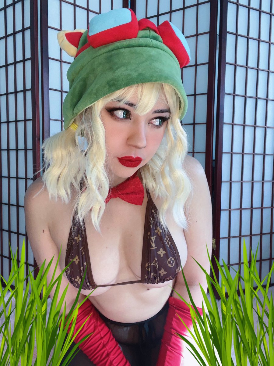 Kurbiix's tweet photo. You would be surprised how quick fur ignites 🔥🍄💥#Teemo #LeagueOfLegends https://t.co/SVE3tymVEc
