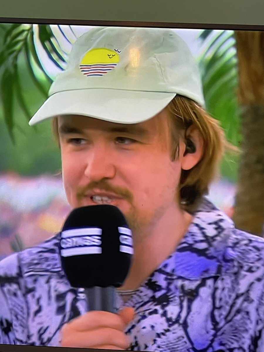 Smackr8's tweet photo. @TobyStudiosBE  is that you?
#rockwerchter2022 https://t.co/X2nrGqnKFg