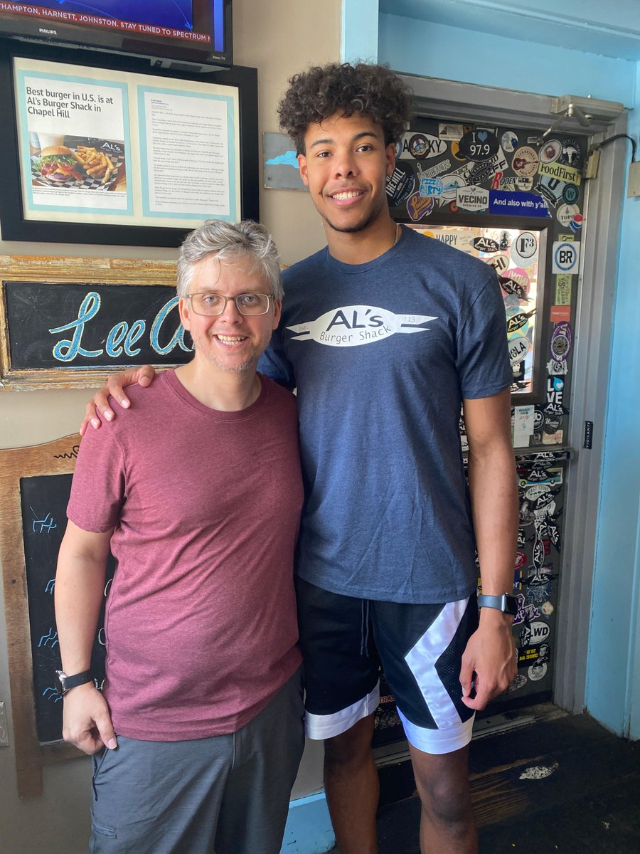 TheSplinterGrp's tweet image. We're having big fun working with Puff Johnson and Cedric Gray at Al's Burger Shack! These guys couldn't have been nicer to shoot with -- a couple of class acts! Enjoy the behind the scenes action, including the shot of Puff dwarfing photographer Alex. @PuffJohnson5 @kingced3289