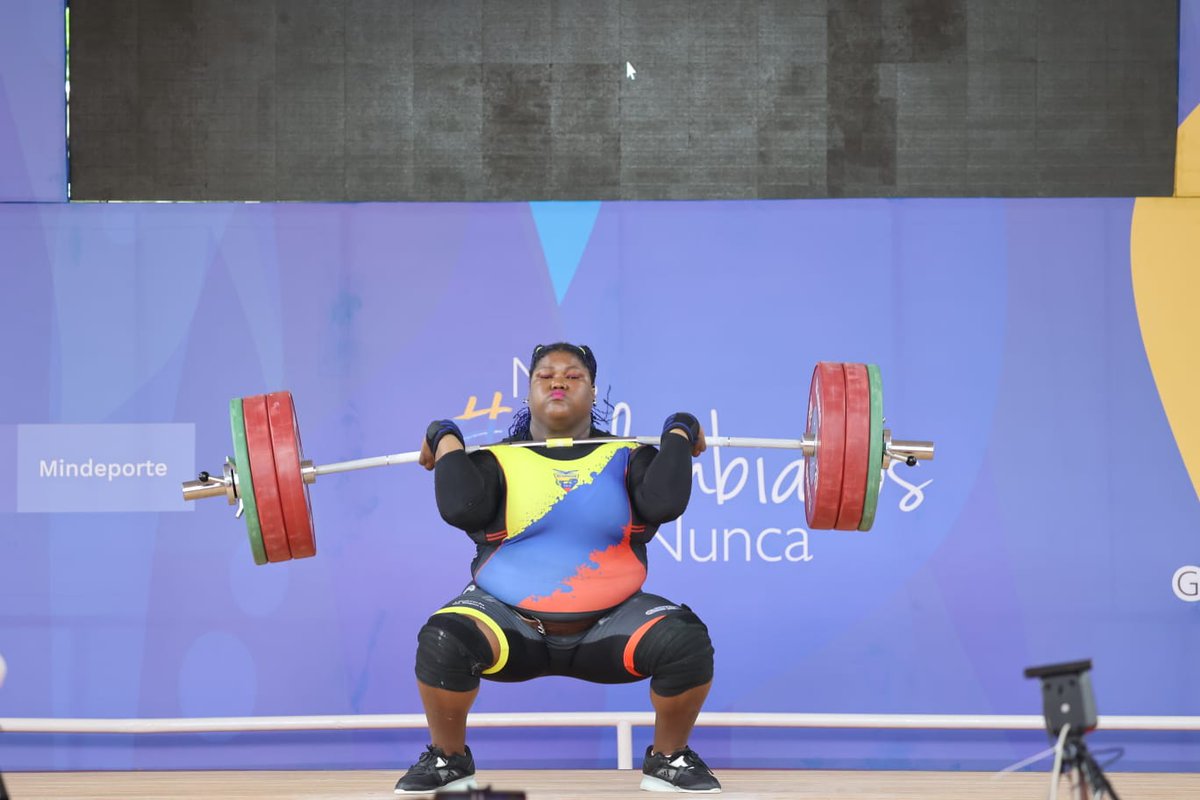 ECUADORolimpico's tweet photo. ORO🥇 PARA ECUADOR 

Lisseth Ayoví finaliza en el primer lugar del envión con 140 kg como su mejor peso levantado y se corona campeona bolivariana de la división +87 kg en #Valledupar2022 https://t.co/Q7DnXpR80P