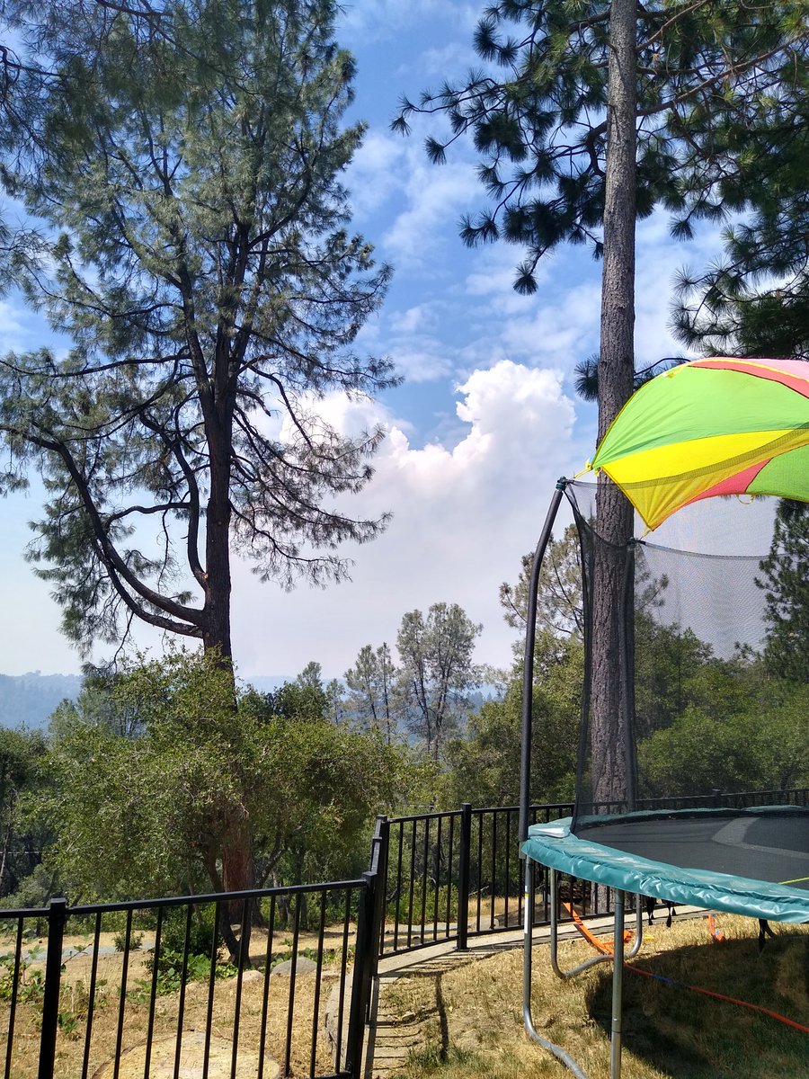Kelly93227247's tweet photo. Hello #ElectraFire pyrocb. The inversion has lifted and the winds are up. I'm at Red Corral. The house is hardened. We are packed and hanging at home a little longer. Hubs is on the fire, working to reinforce the #buttefire line. https://t.co/kjB4YKhXie