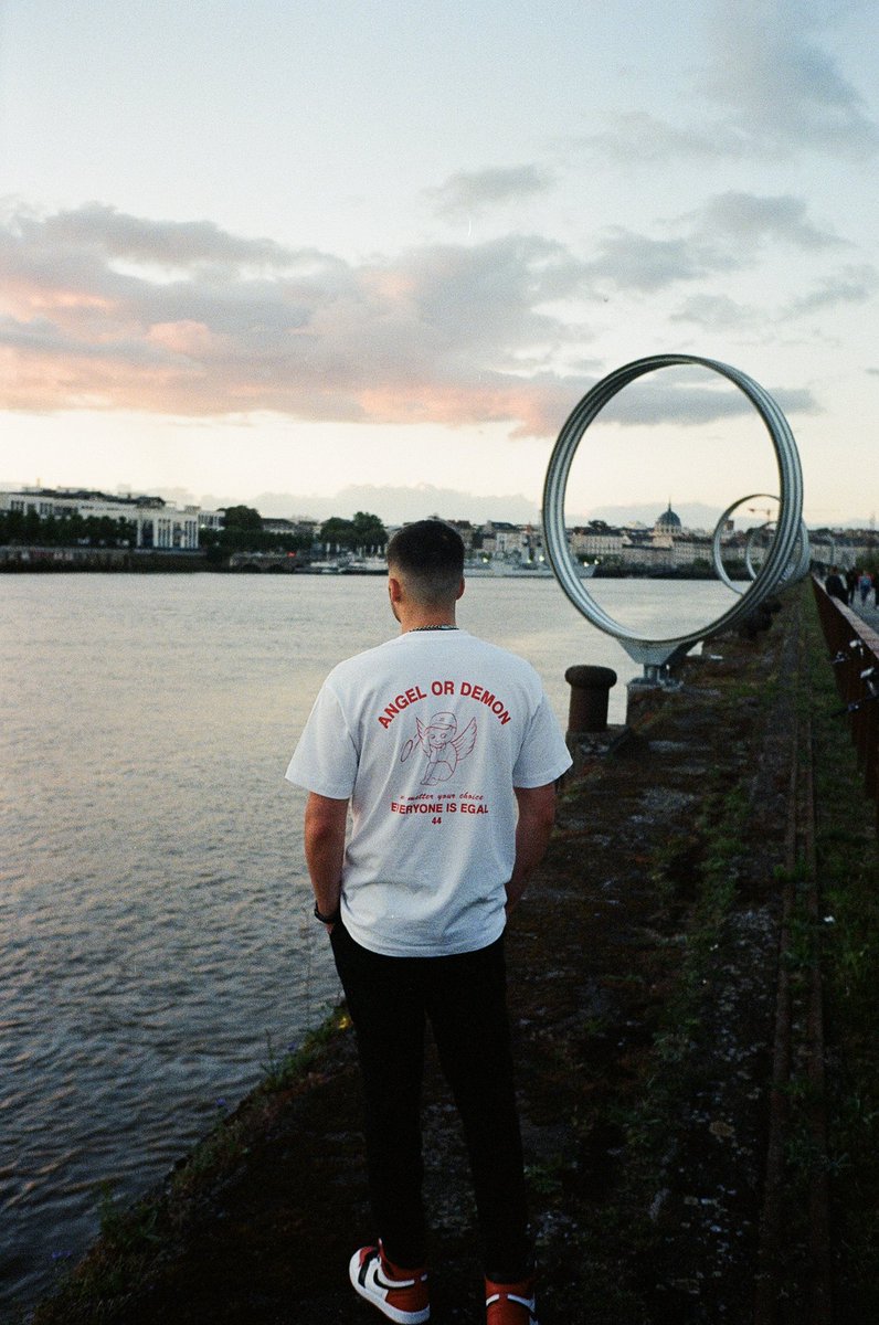 romain_mainard's tweet photo. On sort une collection sur le shop EGAL NANTES demain à 18h, regarder le rendu du shooting 👀 (rt si t’es un bon) https://t.co/ZTJFaclgzm