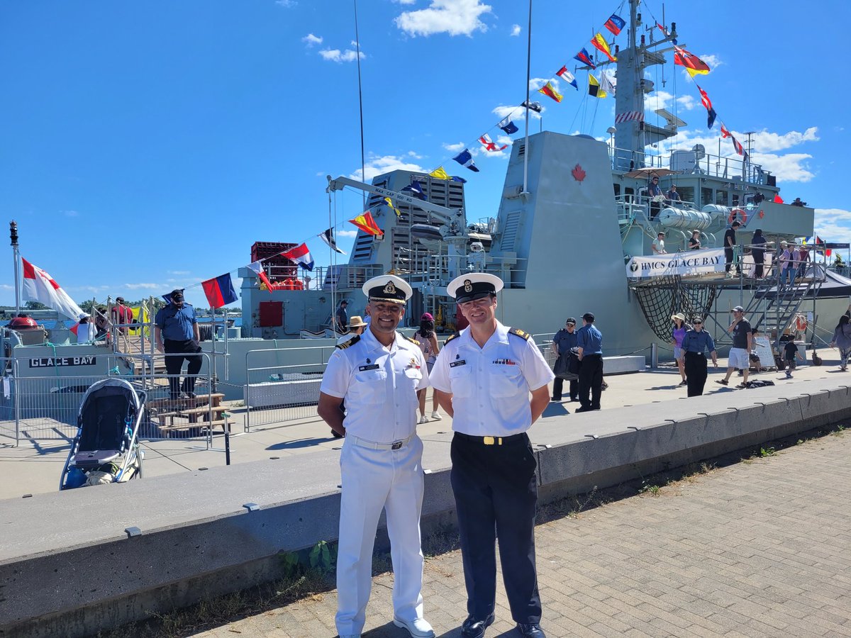 dzhray's tweet photo. @CanadianForces @RoyalCanNavy It was great to #SeaForyouself & to have met 2 fine @RoyalCanNavy
sailors of #HMCSGlaceBay, on Sun, 3Jul22, @cityoftoronto https://t.co/mwBfPlErTP