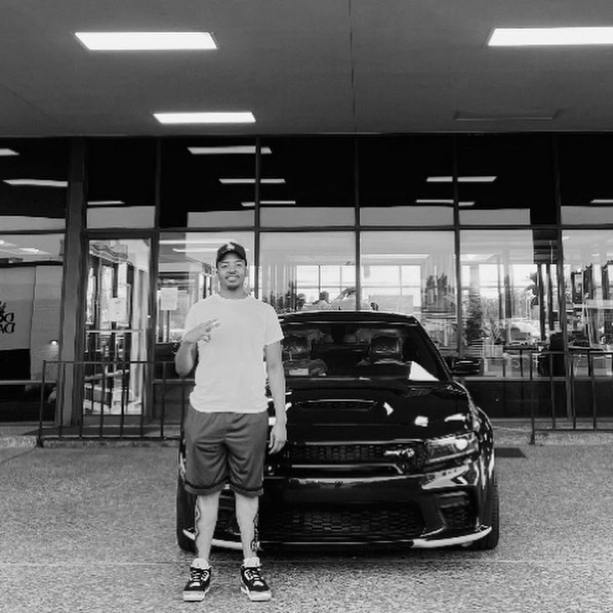 TaperByMike's tweet photo. Buying all the things 16 y/o me wanted 🗣 

20 in a 22’ 

Color reveal will be on YouTube 🤷🏾‍♂️🤣 https://t.co/ceGVmpQVS3