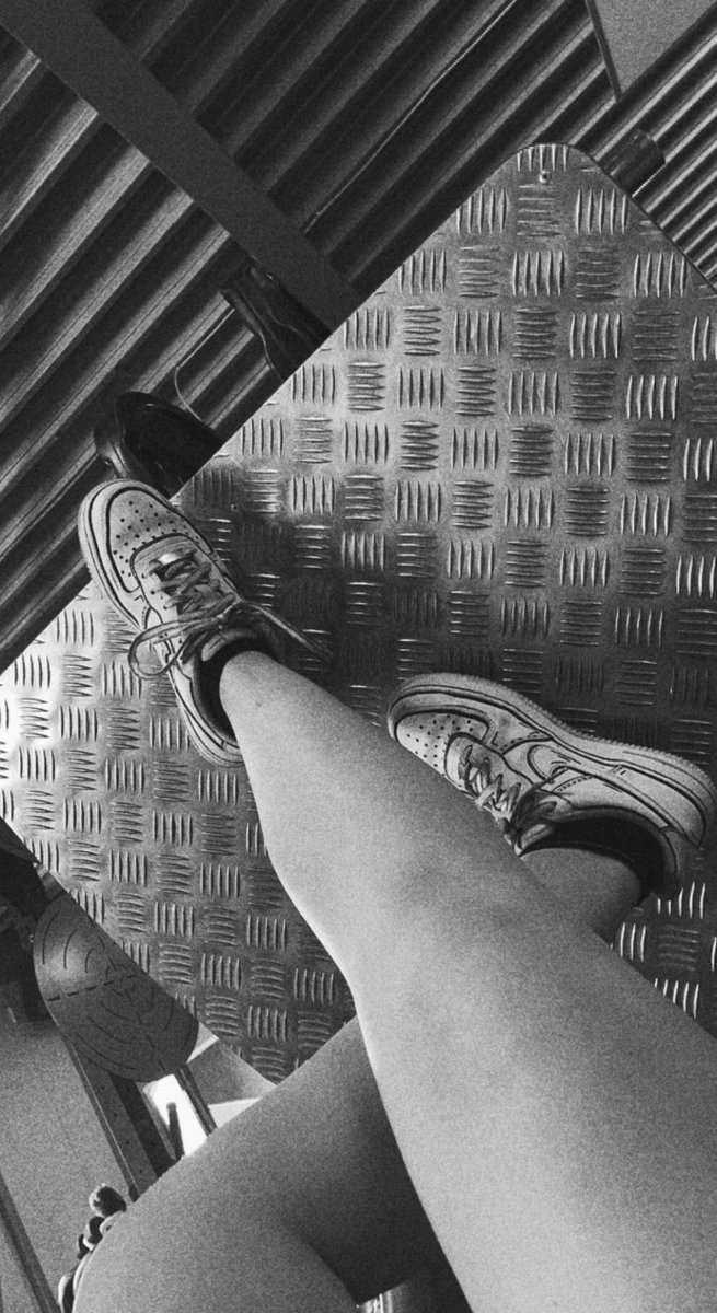 Heute wieder beim Sport gewesen 
Wer will die saftigen Socken haben?🤫😏