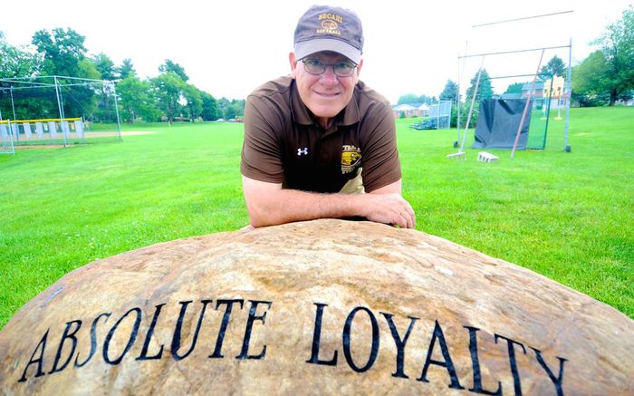 𝐋𝐕 𝐒𝐨𝐟𝐭𝐛𝐚𝐥𝐥 𝐇𝐚𝐥𝐥 𝐨𝐟 𝐅𝐚𝐦𝐞 @becasoftball coach Rich Mazza will be inducted into the LV Softball Hall of Fame on 7/13 at 7pm at Patriots Park! - 366 Wins - 3 League Titles - 10 @PIAADistrictXI Titles - 1 @PIAASports 3A Title 📷: Jim Middlekauff @lehighvalley