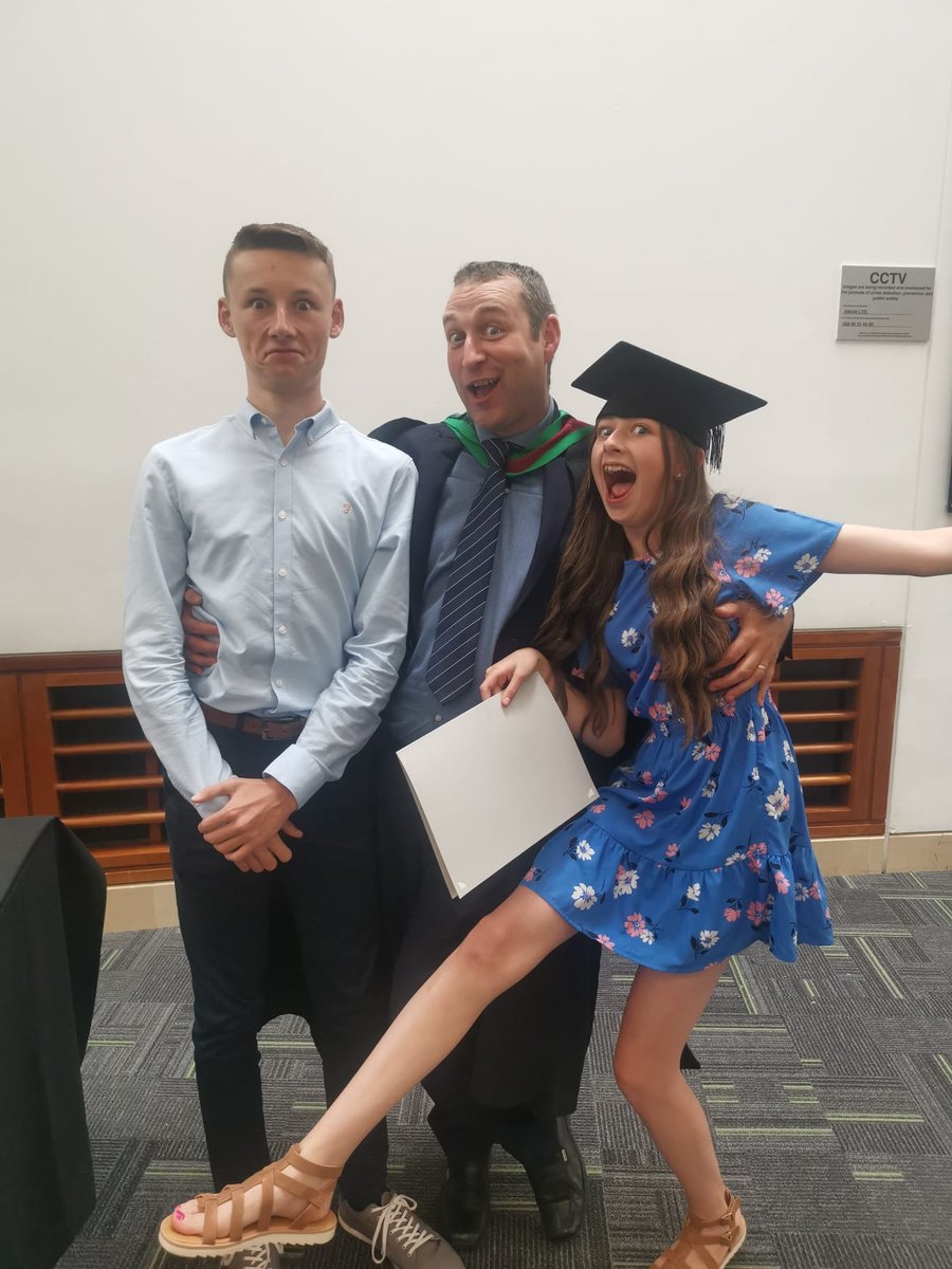ToppingRodney's tweet image. Absolutely delighted to get this one over the line. A great day at the  @ulsterUni graduation at the Waterfront Hall. Many thanks to @KyleParadis, @davegwoods and @UlsterSchSport for everything over the last 3 years.
#sharingitwiththefamilywasspecial