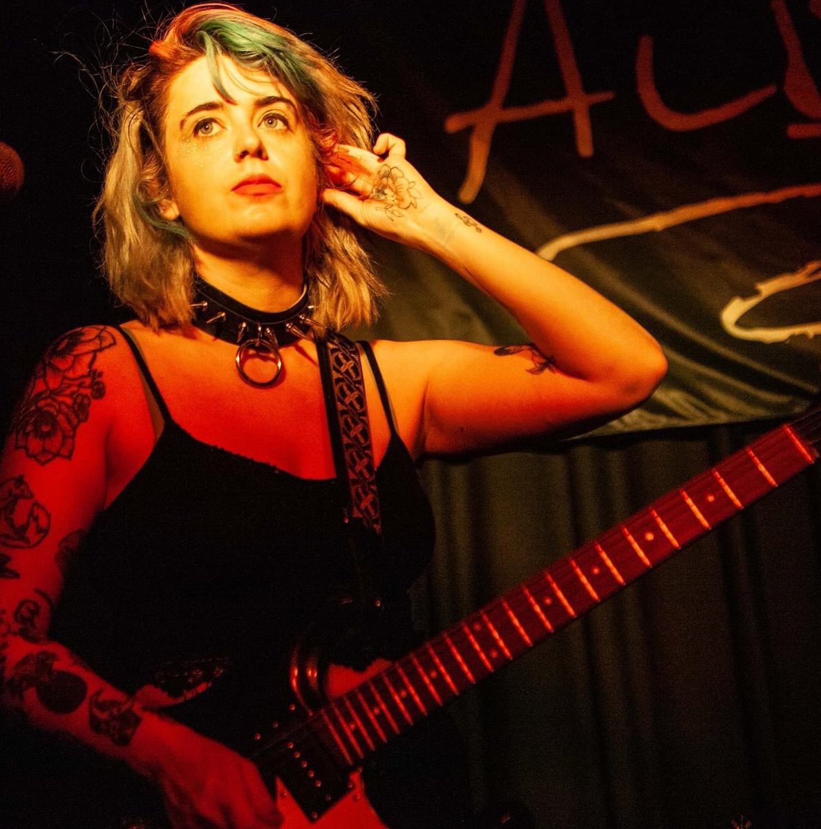 Please join us in wishing a MASSIVE Happy Birthday to our one &amp; only Lori  @weekendrecmusic 💖🎂 <a href="/LoriOfficialMu1/">Lori</a> ~ songstress extraordinaire and all round bright spark ⭐️ Cheers! 🥂

📸 Keira Anee