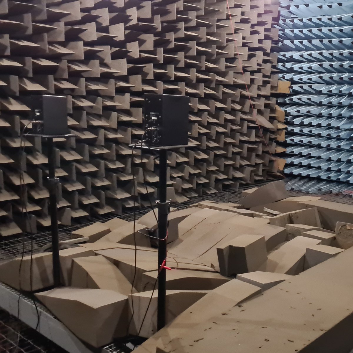 MarcArnela's tweet photo. Everything prepared for a second day in the #AcousticsLab of @LaSalleBCN @uramonllull https://t.co/E7gscvfVKL