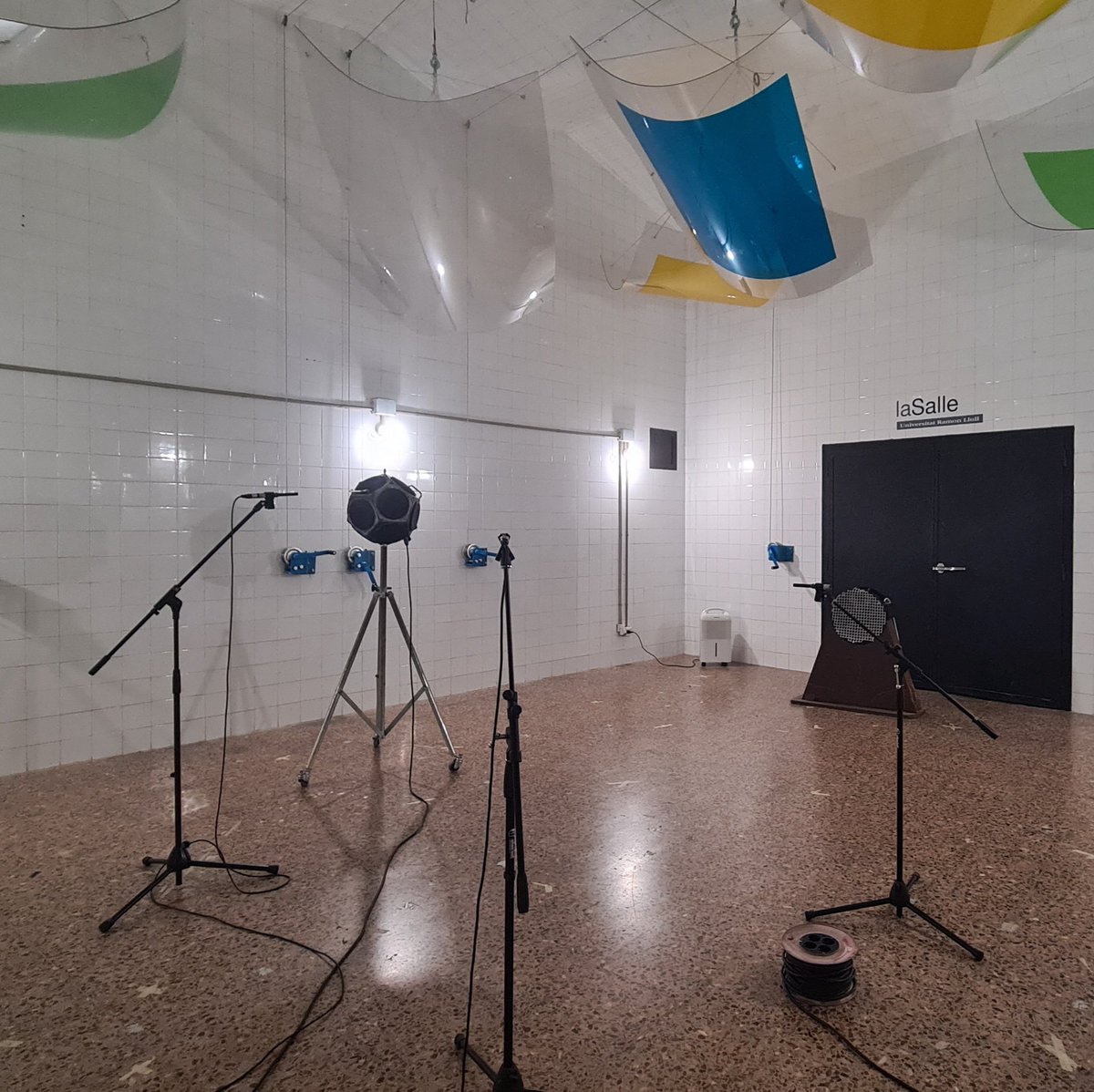 MarcArnela's tweet photo. Everything prepared for a second day in the #AcousticsLab of @LaSalleBCN @uramonllull https://t.co/E7gscvfVKL