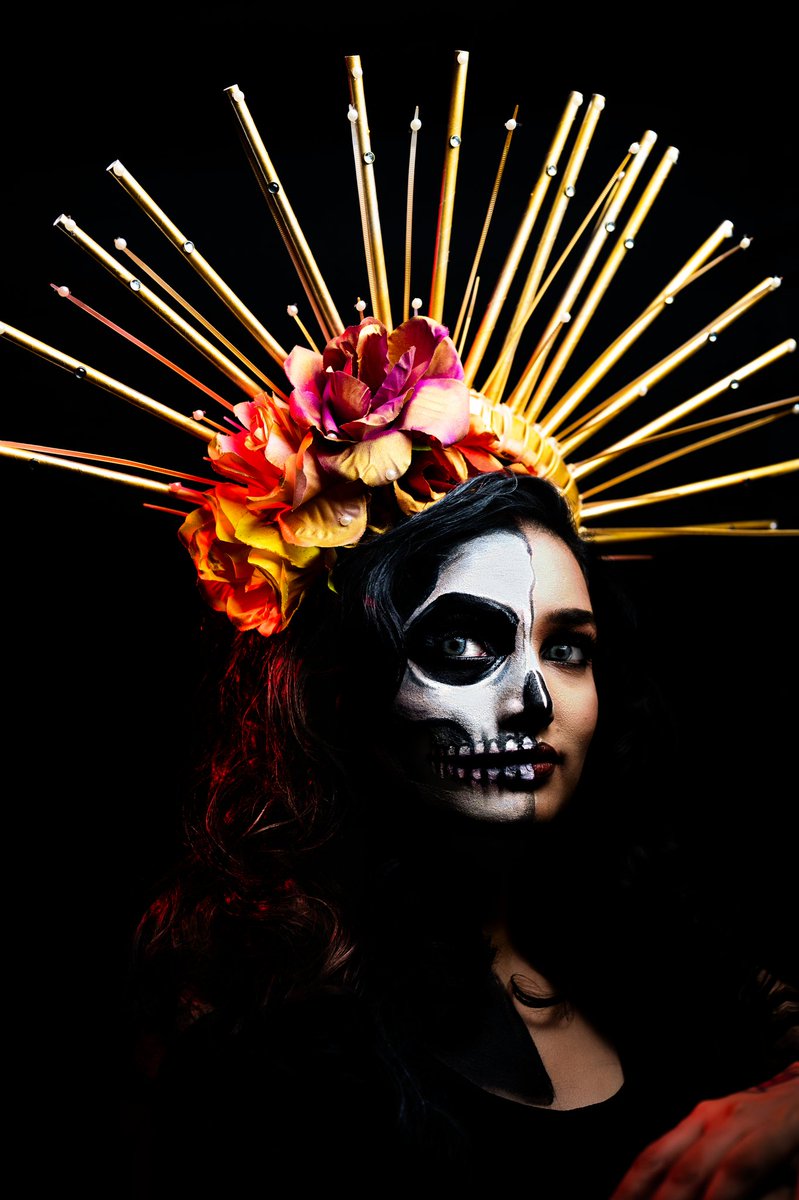 fashionshadz's tweet photo. The Fantasy- illusion  Make up Art by me ....Half skull make up Art ...
Howz it????
#makeup #illusionmakeup #makeupartist @KryolanOfficial @aqualens_in https://t.co/pzC6P8yxsf