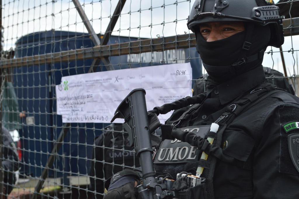 OHarfuch's tweet photo. Por instrucciones de @Claudiashein y en apoyo a la @PROFEPA_Mx, compañeros de #UMOE de @SSC_CDMX con @FiscaliaCDMX, aseguraron el predio utilizado como refugio en el #Ajusco, por el delito de uso indebido de suelo y maltrato animal. https://t.co/KIWDorv5ml
