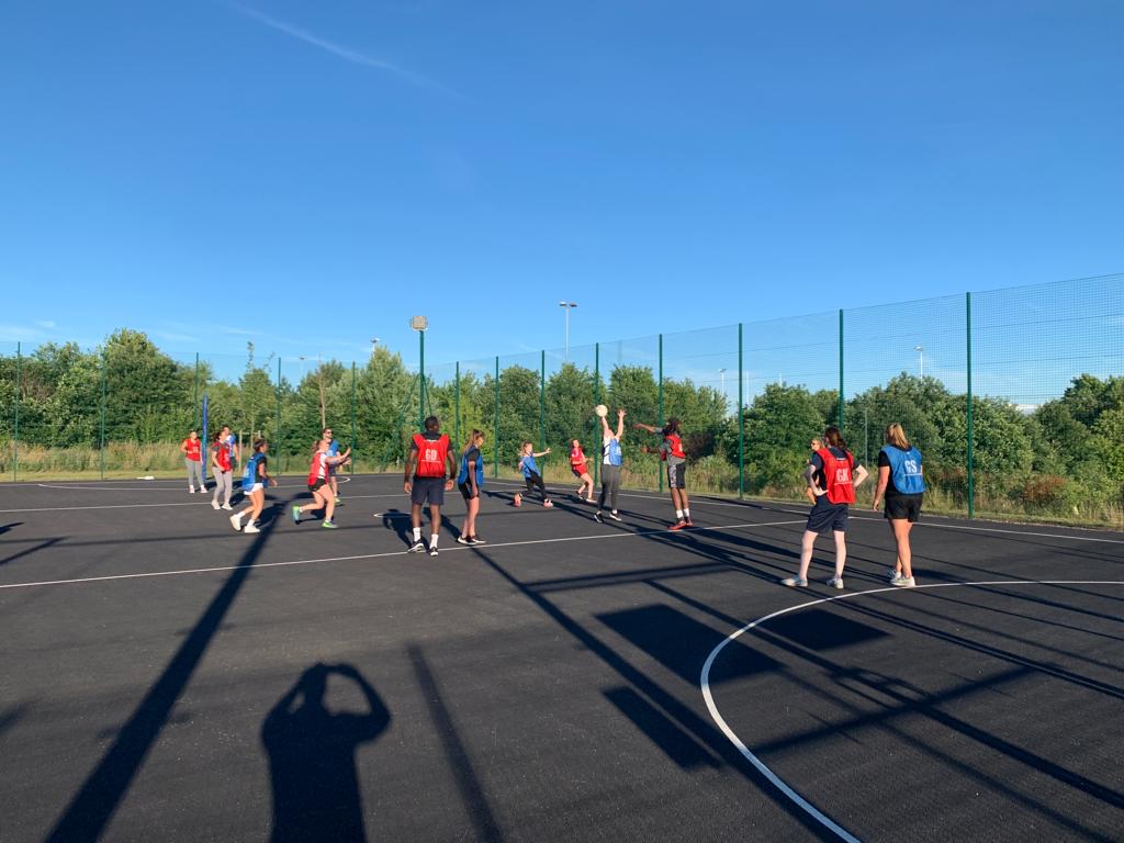 Social sport evening in full swing ☀️ 

Football with <a href="/catapultsports/">Catapult</a> trackers, dodgeball with <a href="/WeAreOutgoing/">Outgoing</a>, then netball, spikeball and rounders... Get 400+ sports staff outside and let the magic happen 🥇

#BUCSConference
