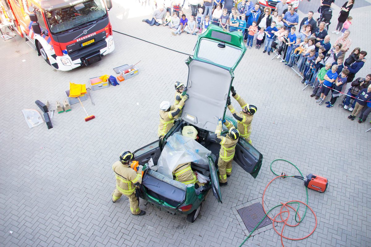 BrandweerLDM's tweet photo. Save the date! Zaterdag 3 september opent de Brandweer Leerdam haar deuren van 10:00 to 15:00 uur. 

Iedereen is welkom! Houd de komende tijd onze socials in de gaten en blijf op de hoogte van wat er straks allemaal te beleven is op de Open dag. @vrutrecht @5heerenlanden https://t.co/c6BzxC60Yj