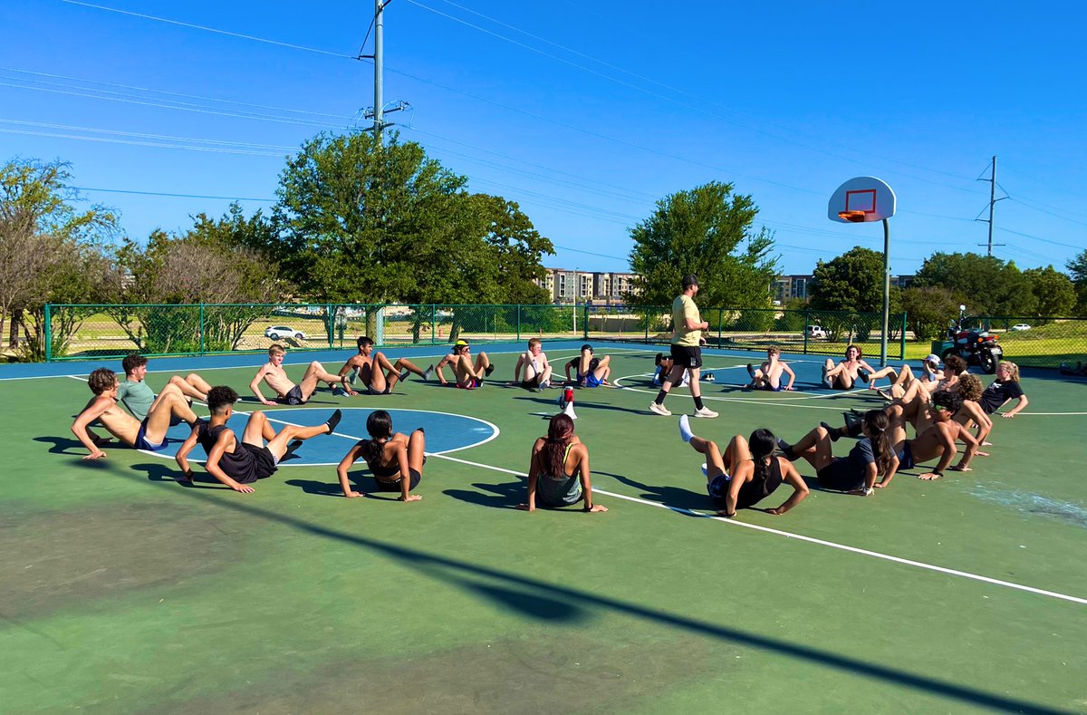 GREAT workout this morning with our Veteran runners: hills, tempo, &amp; strength - working on mental &amp; physical toughness💪🏼 <a href="/dentonisd/">Denton ISD</a> <a href="/DentonISDSports/">Denton ISD Athletics</a> <a href="/Denton_High/">Denton High School</a>
